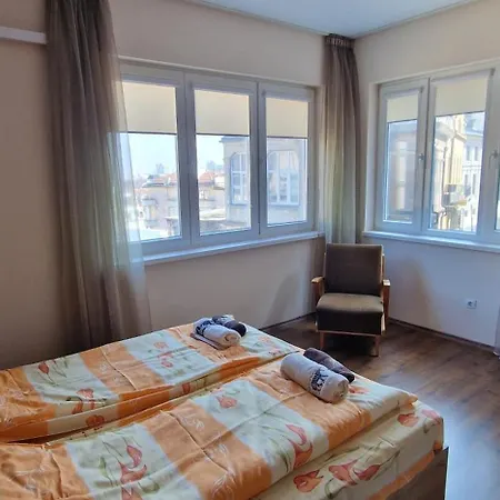 Apartment 2bd Heart Of Boheme Flat Free Parking *